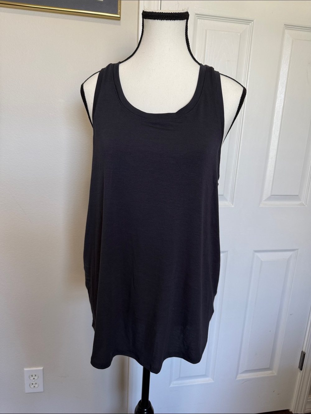 Athleta Women's Scoop Neck Tank Top Dk grey/black Sz M